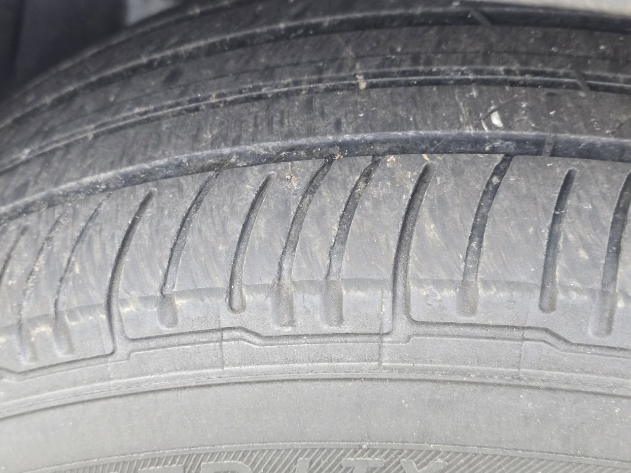 Used 2021 Toyota Highlander XLE image 19