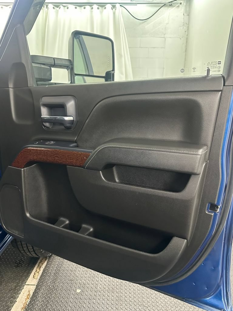 Used 2019 GMC Sierra 2500 SLE w/ SLE Preferred Package AWD/4WD image 32