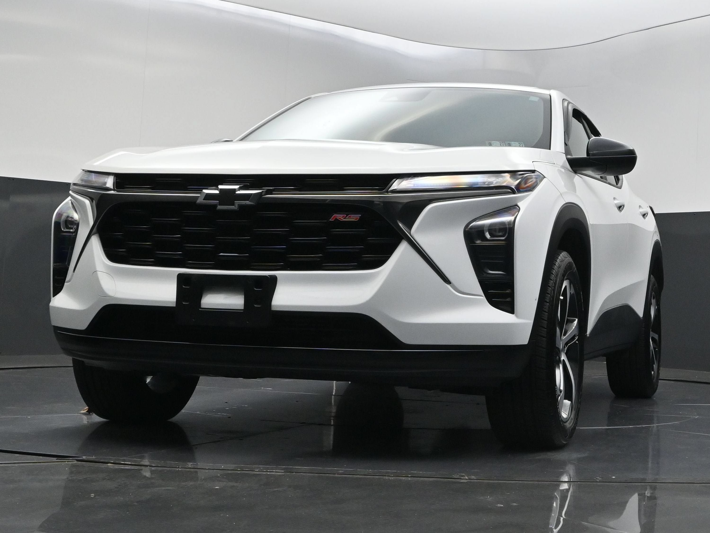 Certified 2024 Chevrolet Trax RS w/ Driver Confidence Package FWD image 35