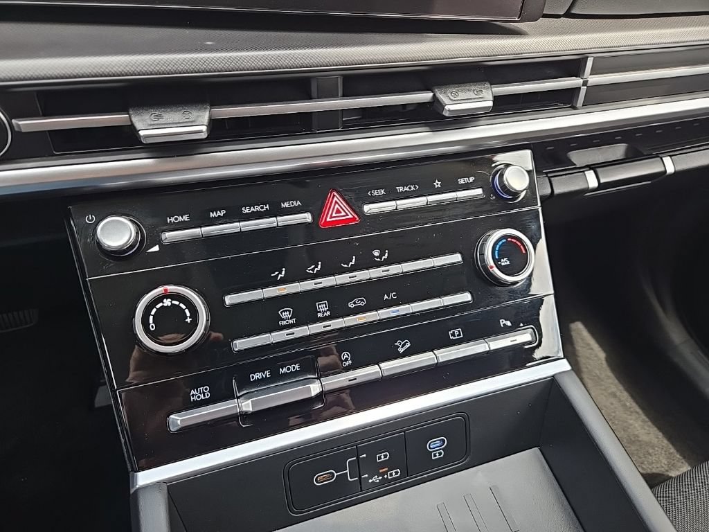 Certified 2025 Hyundai Santa Fe SE FWD image 40