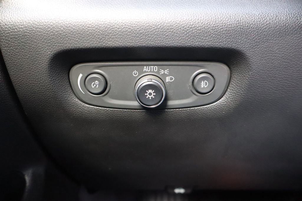 Used 2020 Chevrolet Traverse LT FWD image 14