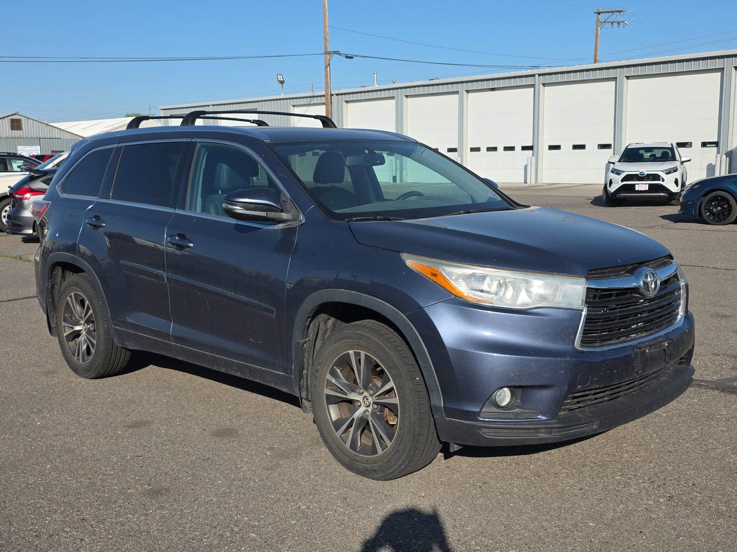 Used 2016 Toyota Highlander XLE w/ Protection Package #3 AWD/4WD image 1