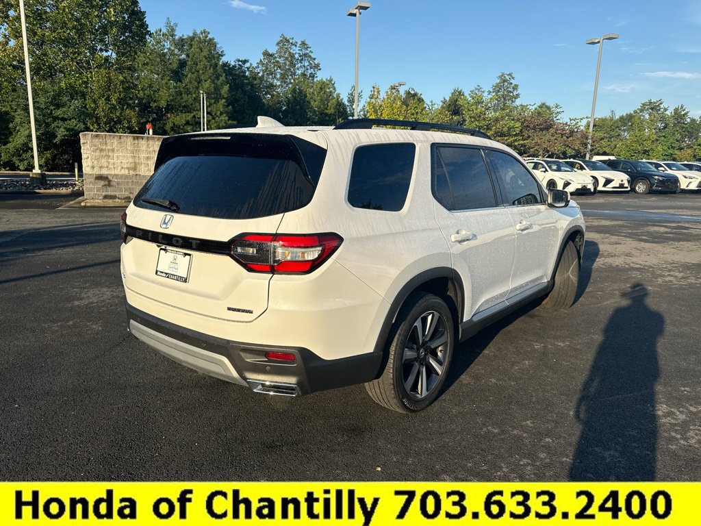 Certified 2025 Honda Pilot Touring image 7