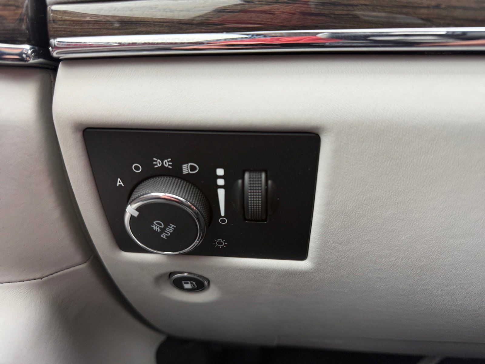 Used 2019 Jeep Grand Cherokee Summit image 13