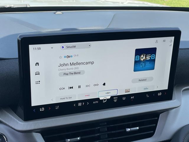 Certified 2025 Ford Explorer Active w/ Active Comfort Package image 9