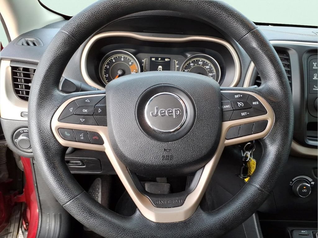 Used 2017 Jeep Cherokee Sport FWD image 24