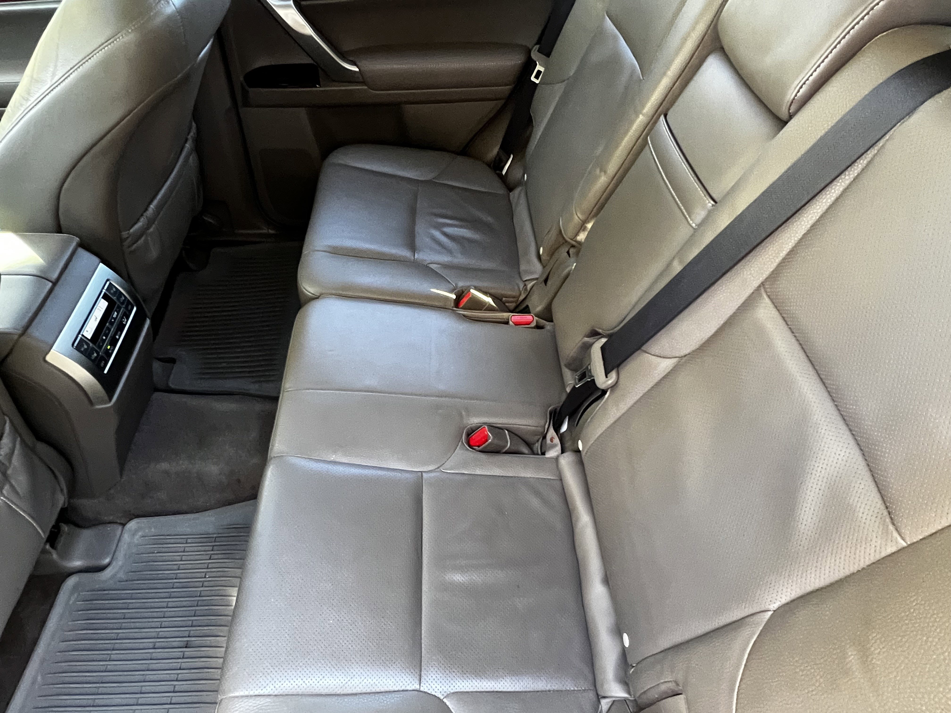 Used 2016 Lexus GX 460 image 32