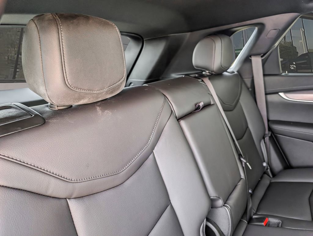 New 2026 Cadillac XT5 Luxury w/ LPO, Bronce Accent Package FWD image 17