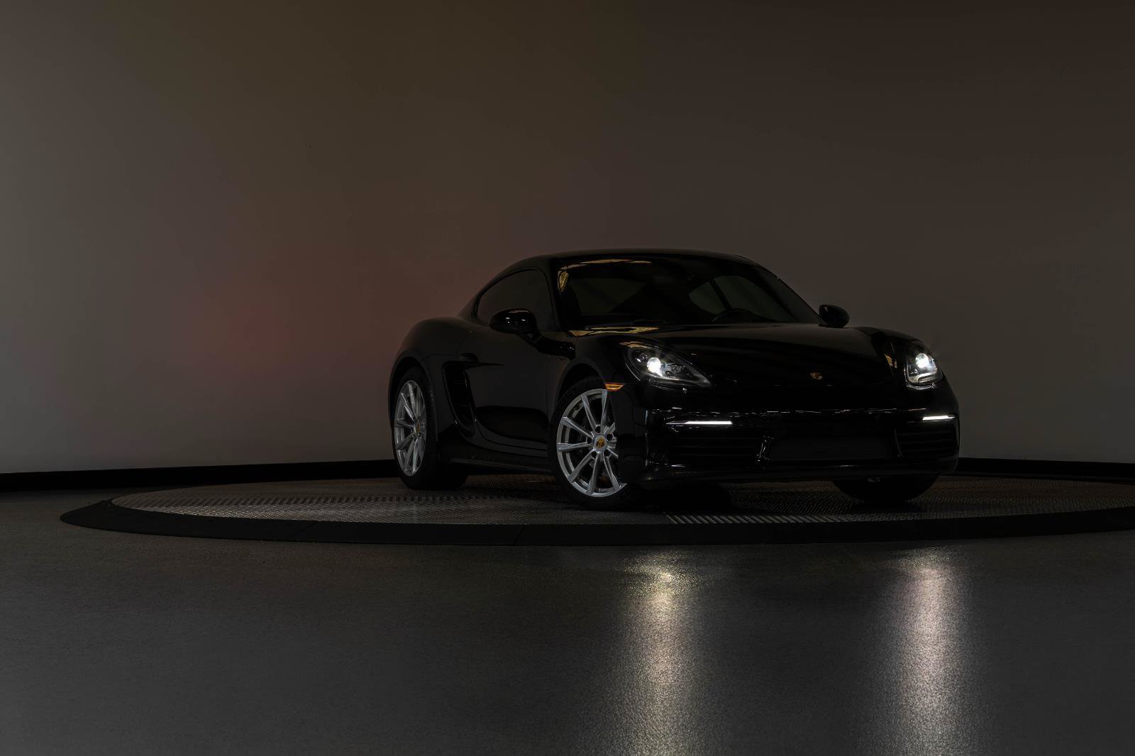 Used 2018 Porsche 718 Cayman RWD image 25