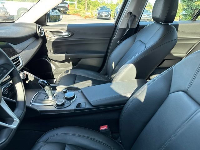 Used 2017 Alfa Romeo Giulia Ti AWD/4WD image 5