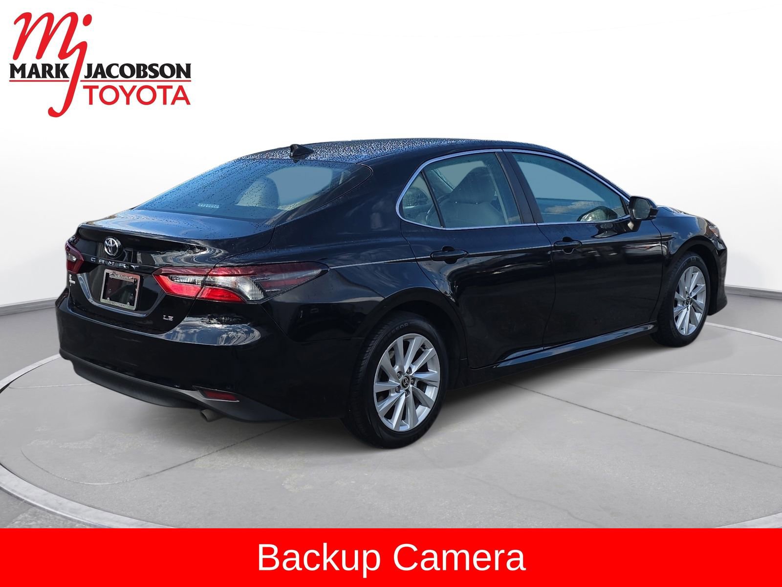Used 2021 Toyota Camry LE image 8
