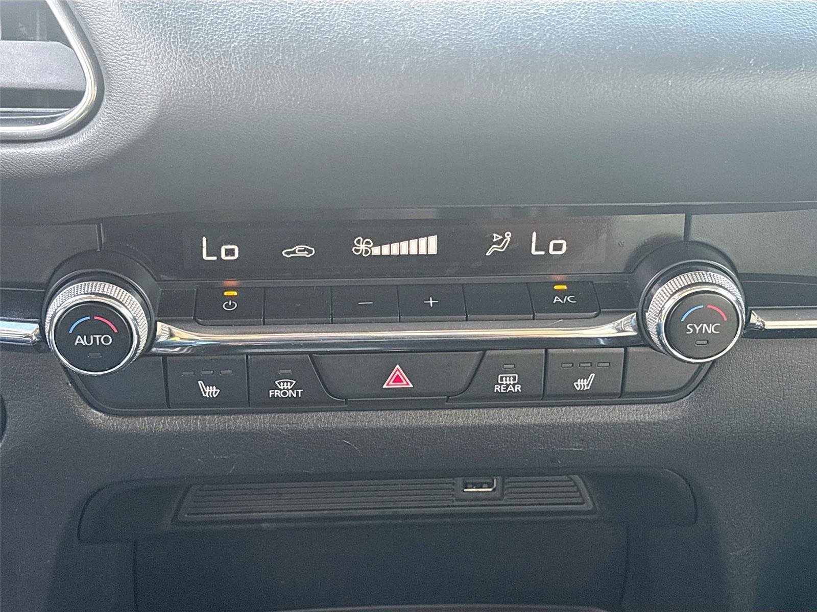 Used 2021 MAZDA CX-30 FWD 2.5 S w/ Premium Package image 17