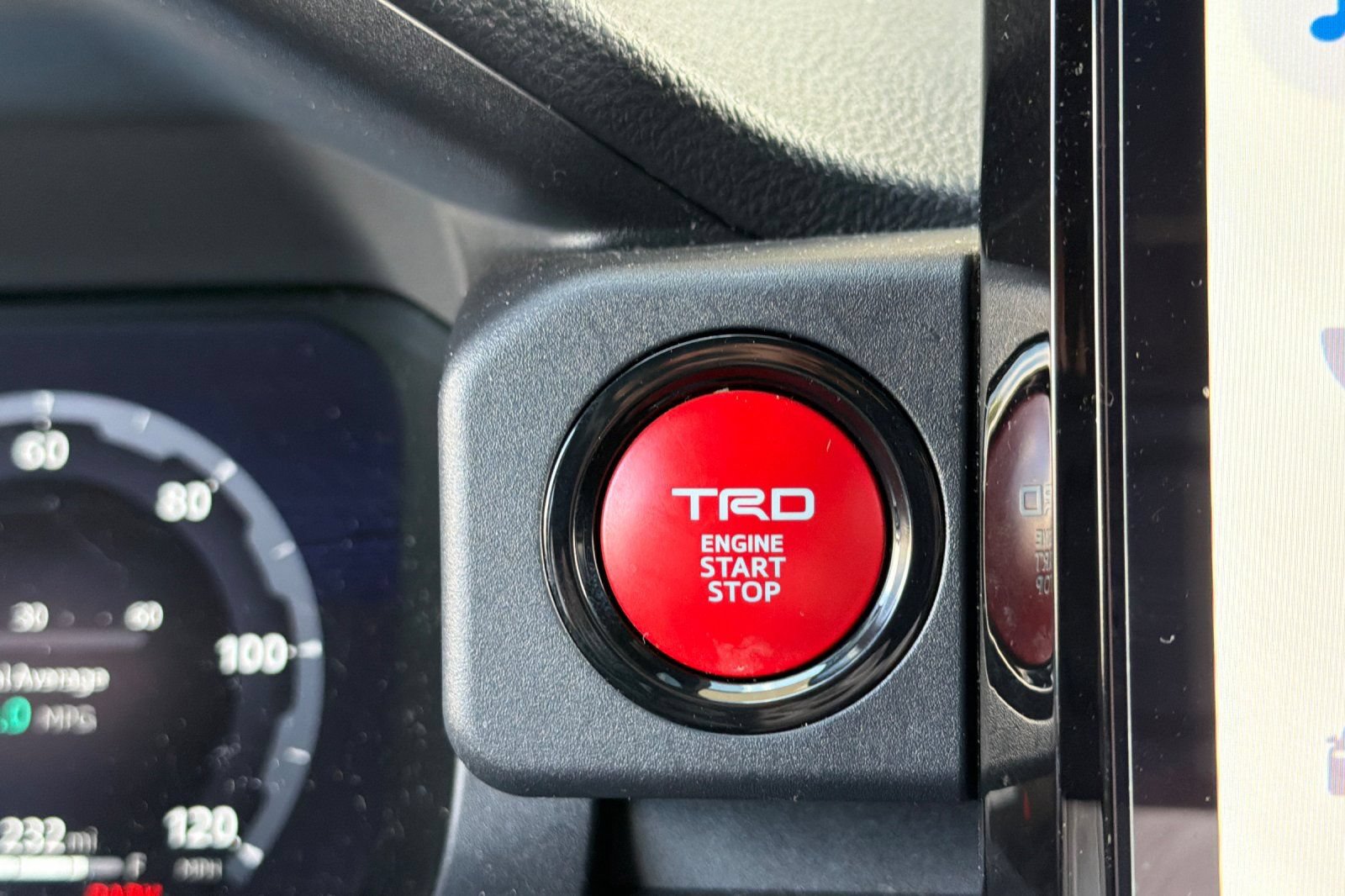 Used 2025 Toyota 4Runner TRD Off-Road Premium AWD/4WD image 28