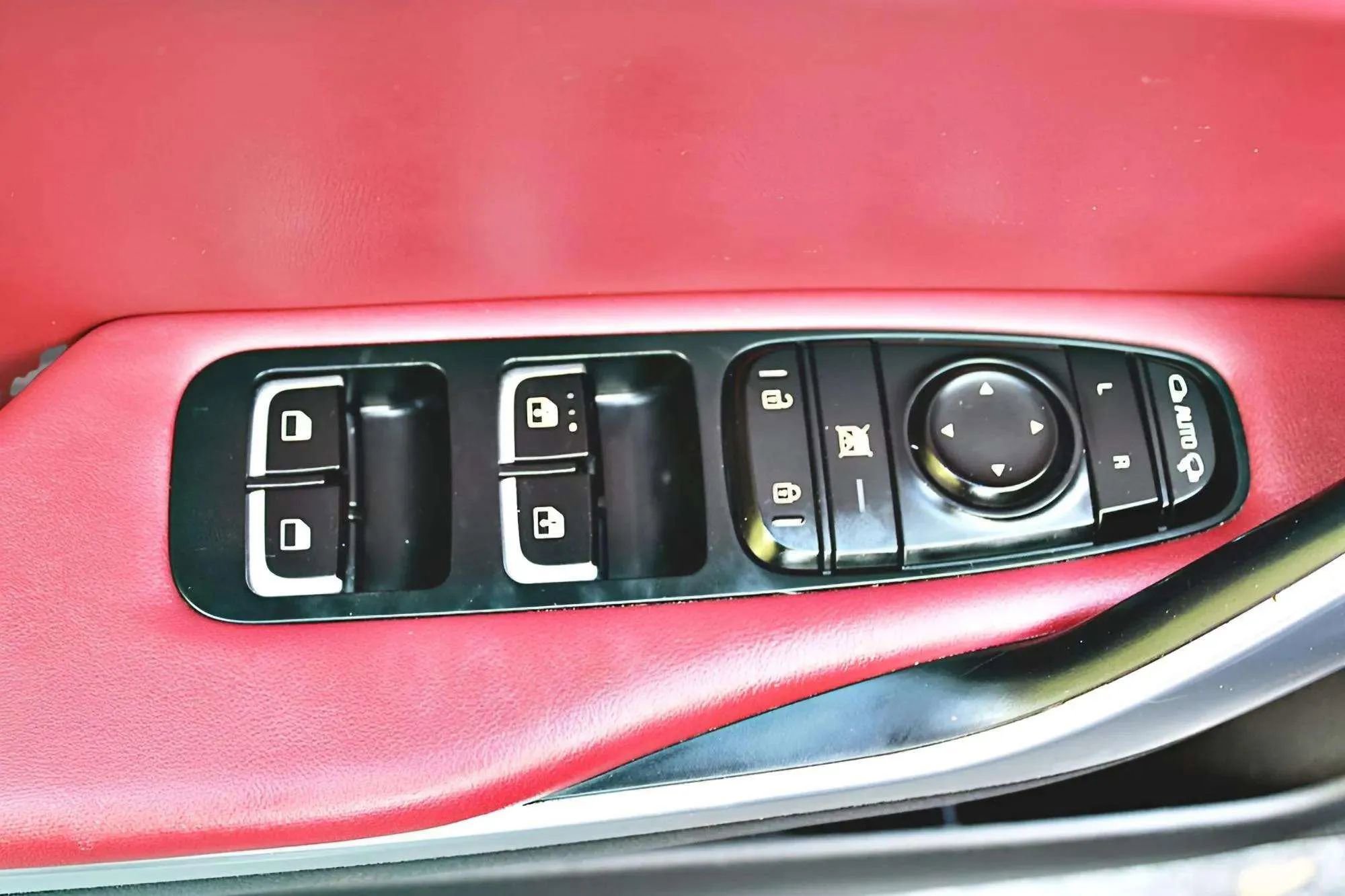 Used 2018 Kia Stinger GT2 image 10