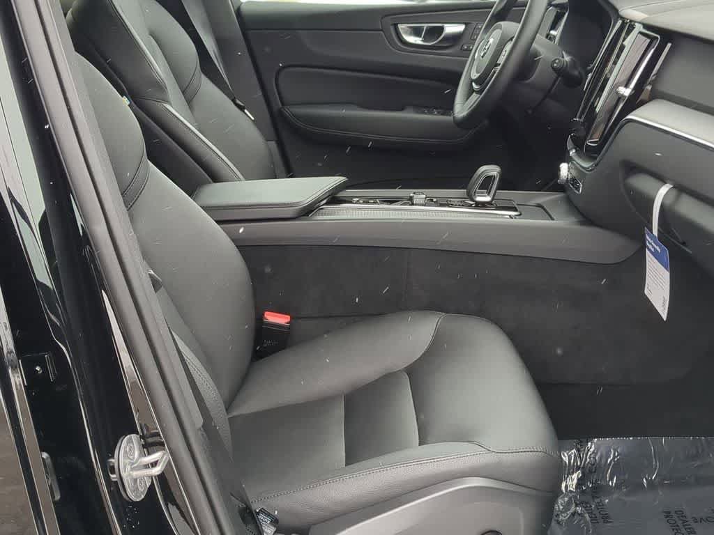 Certified 2025 Volvo XC60 T8 Core w/ Protection Package Premier image 20