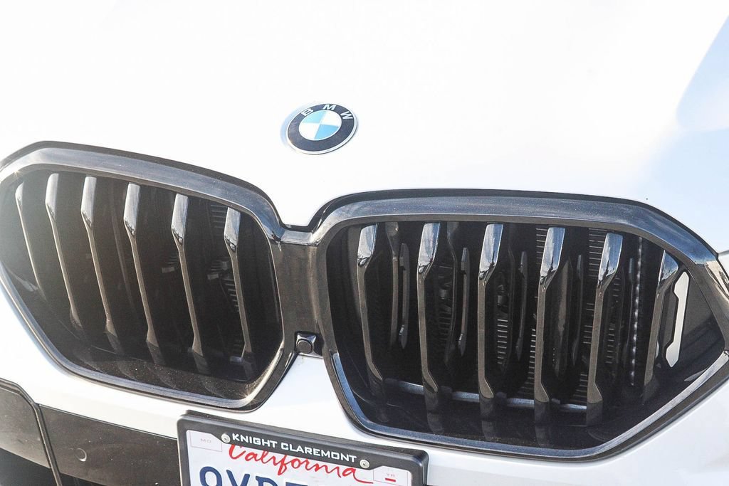 Used 2022 BMW X6 xDrive40i w/ M Sport Package AWD/4WD image 6