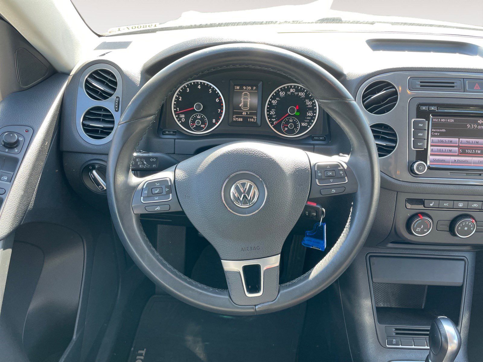 Used 2015 Volkswagen Tiguan S image 11