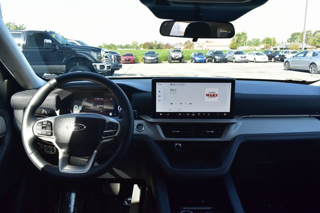 Used 2025 Ford Explorer Active image 36