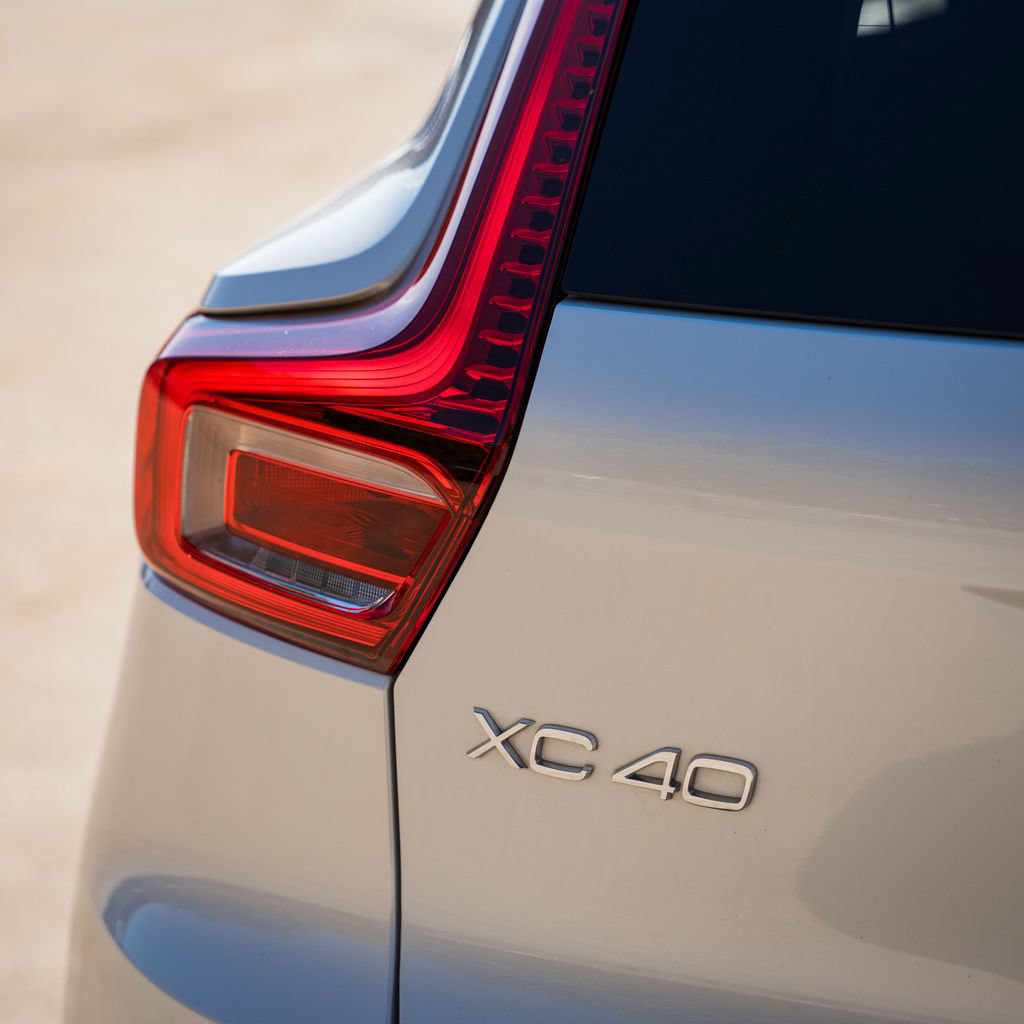 Certified 2023 Volvo XC40 Recharge Ultimate AWD/4WD image 4