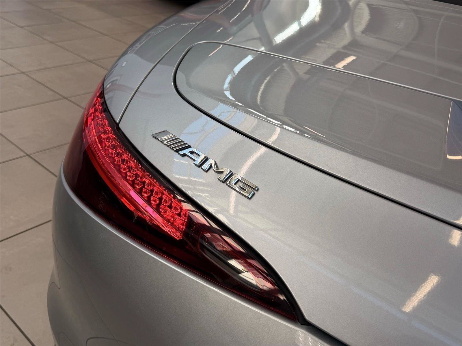 Used 2023 Mercedes-Benz SL 43 AMG w/ Driver Assistance Package image 18