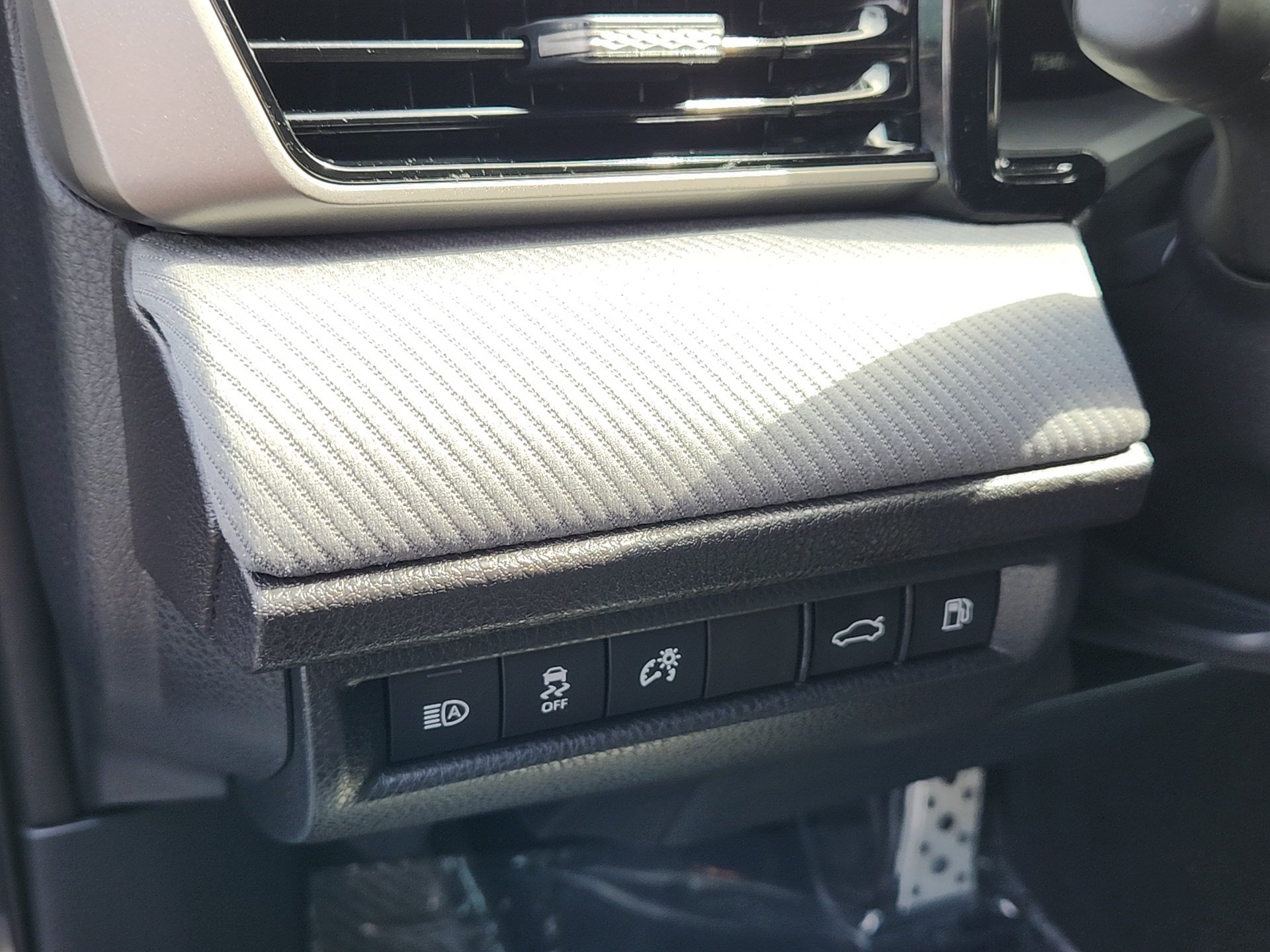 Certified 2025 Toyota Camry SE w/ Convenience Package image 10