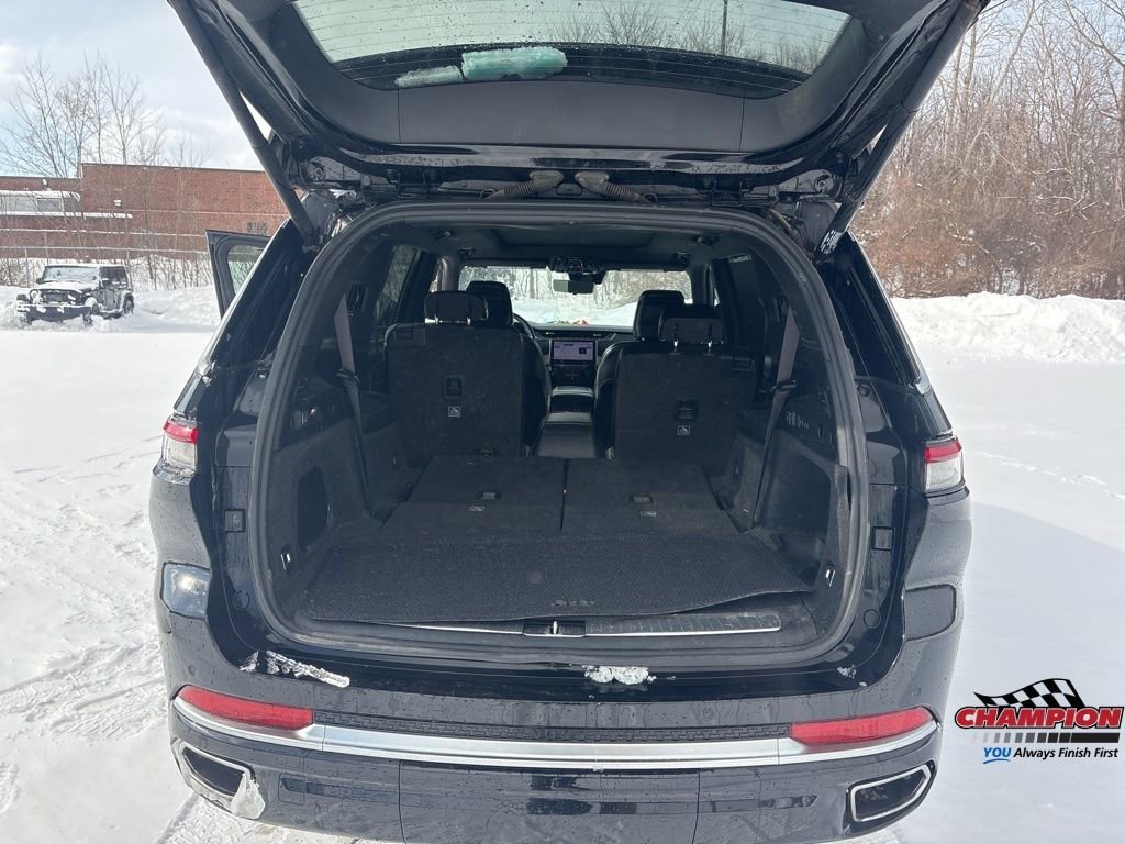 Used 2021 Jeep Grand Cherokee L Summit w/ Advanced Protech Group IV image 28