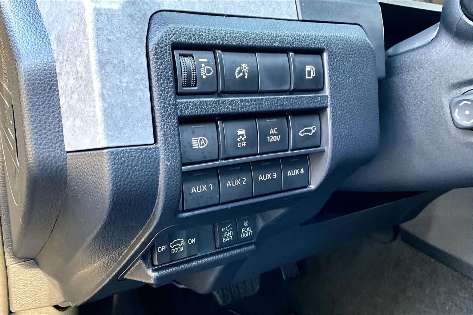Certified 2025 Toyota 4Runner Trailhunter AWD/4WD image 32