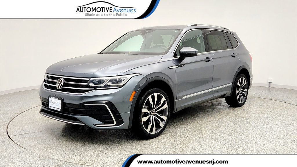 Used 2023 Volkswagen Tiguan SEL R-Line image 1