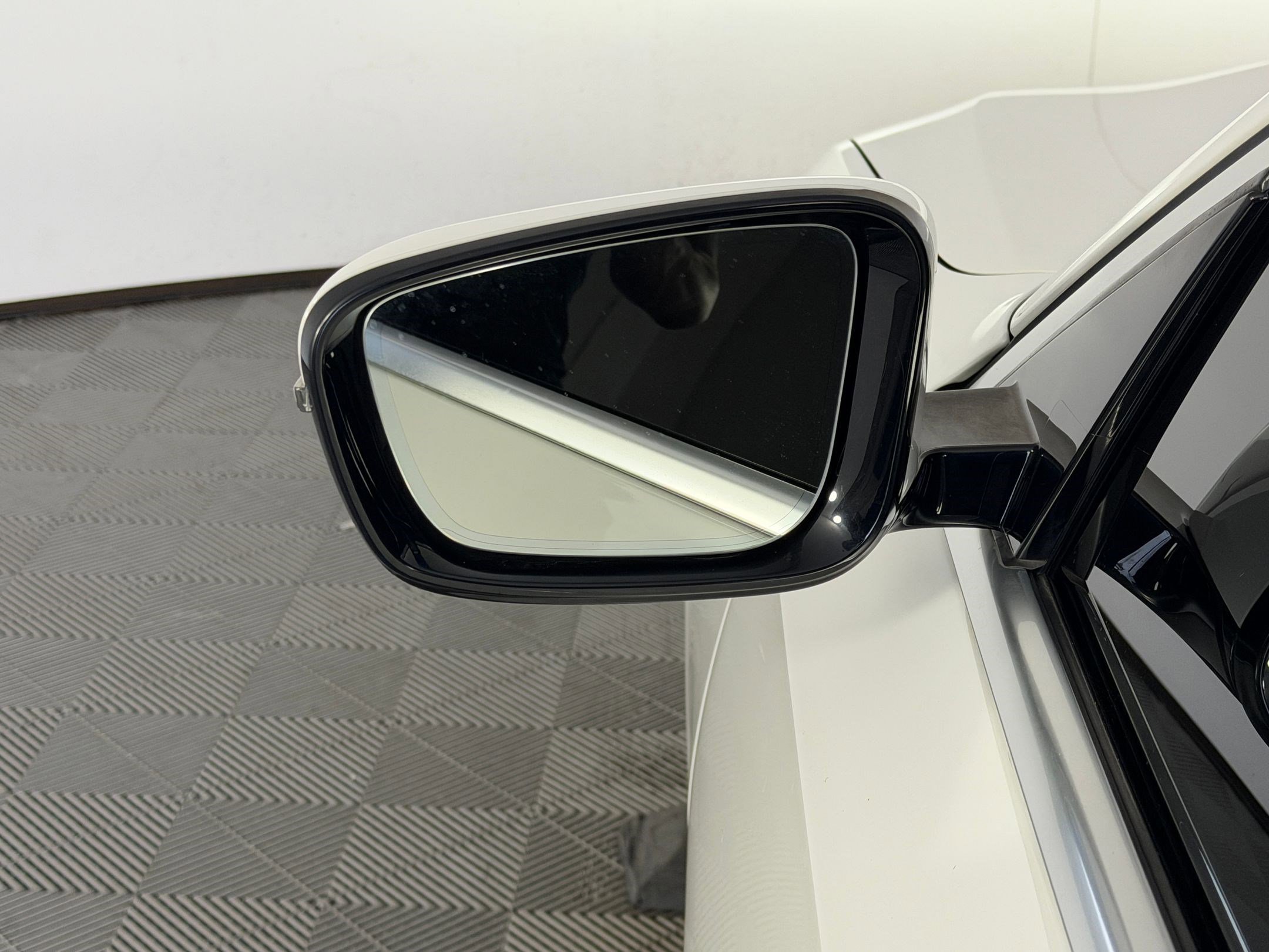 Used 2020 BMW 330i Sedan RWD image 23