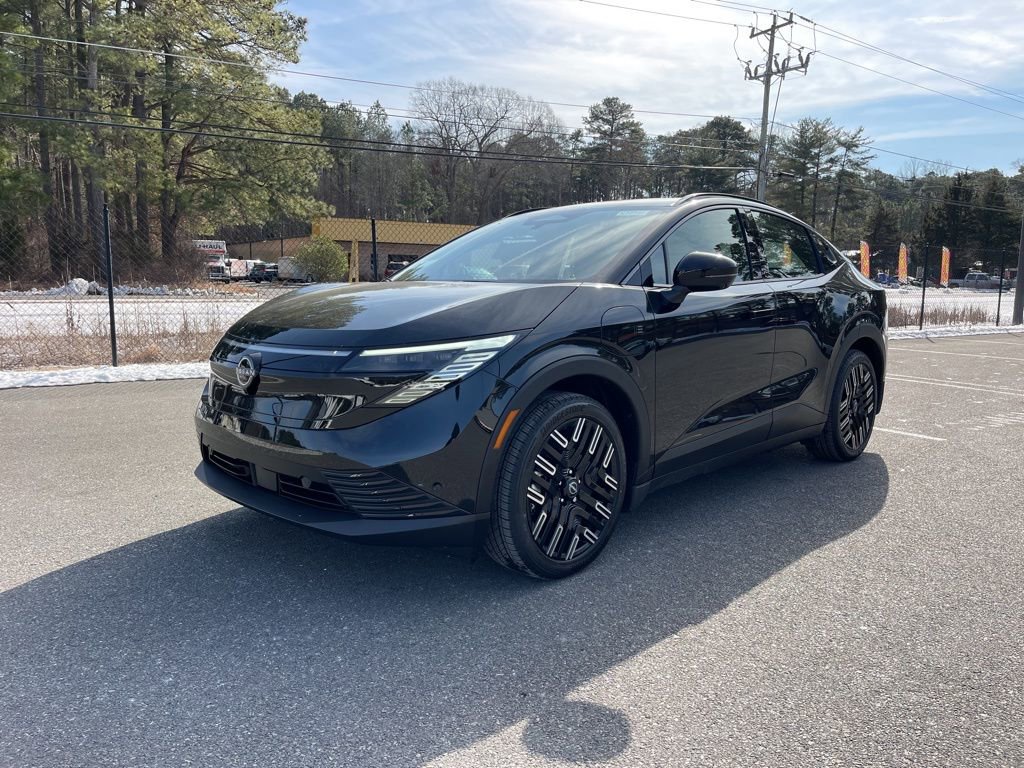 New 2026 Nissan Leaf Platinum+ w/ Cargo Package (Platinum+) image 2