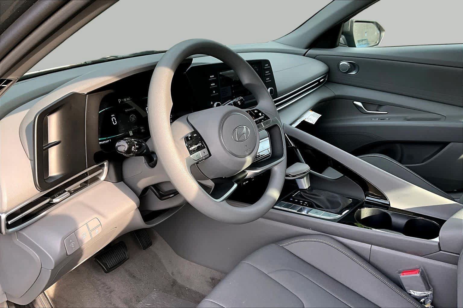 New 2026 Hyundai Elantra Hybrid FWD image 10
