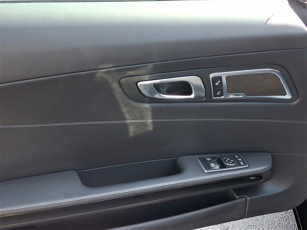 Used 2018 Mercedes-Benz AMG GT Roadster w/ Lane Tracking Package image 17