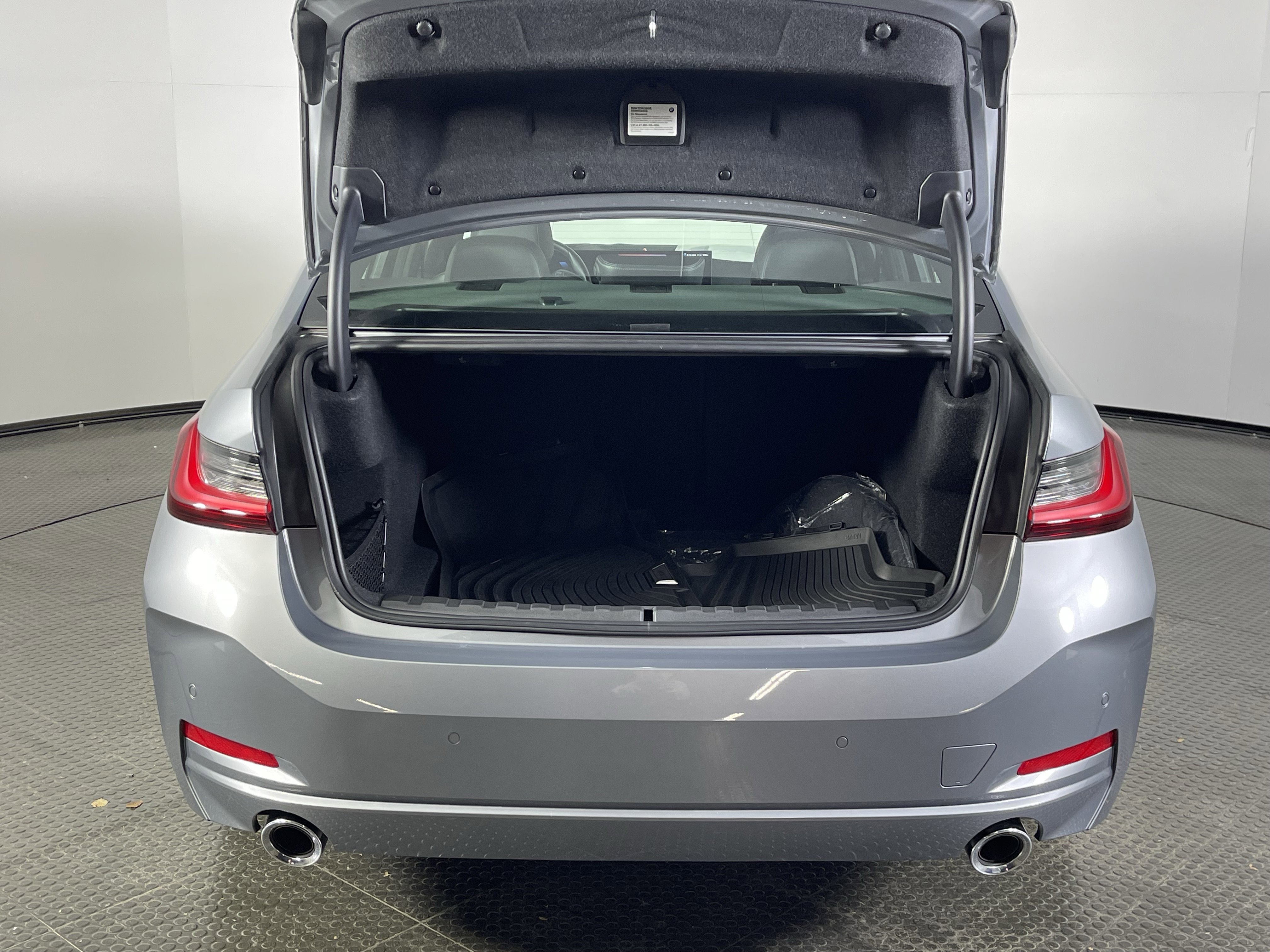 Certified 2023 BMW 330i xDrive Sedan w/ Premium Package image 8