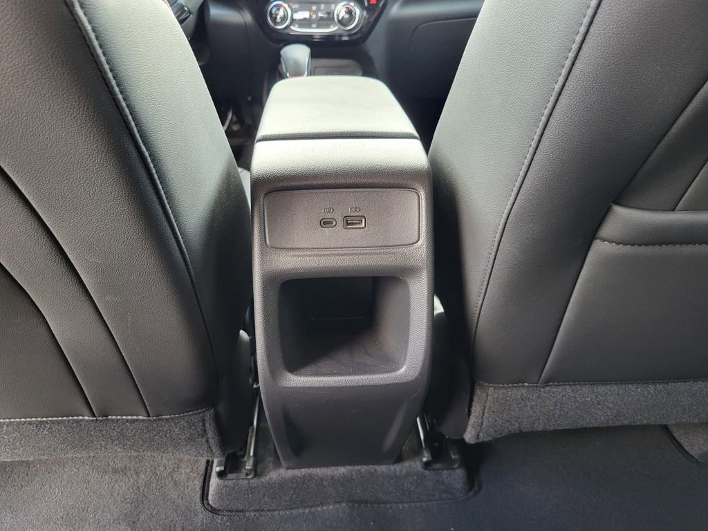 Used 2025 Chevrolet Trax RS image 15