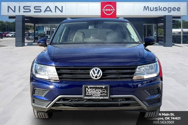Used 2021 Volkswagen Tiguan SE w/ Panoramic Sunroof Package image 2
