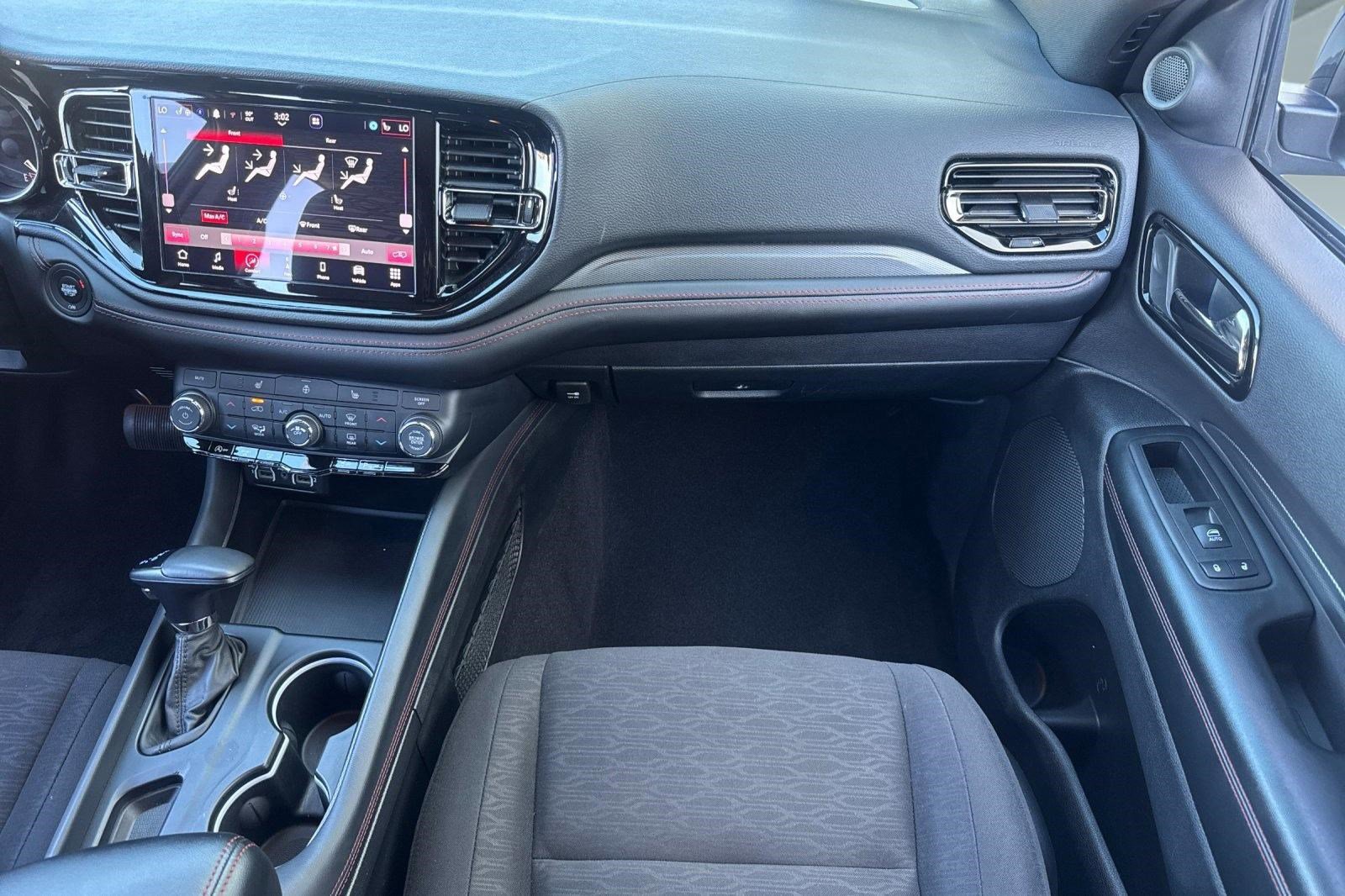 Used 2025 Dodge Durango GT image 29