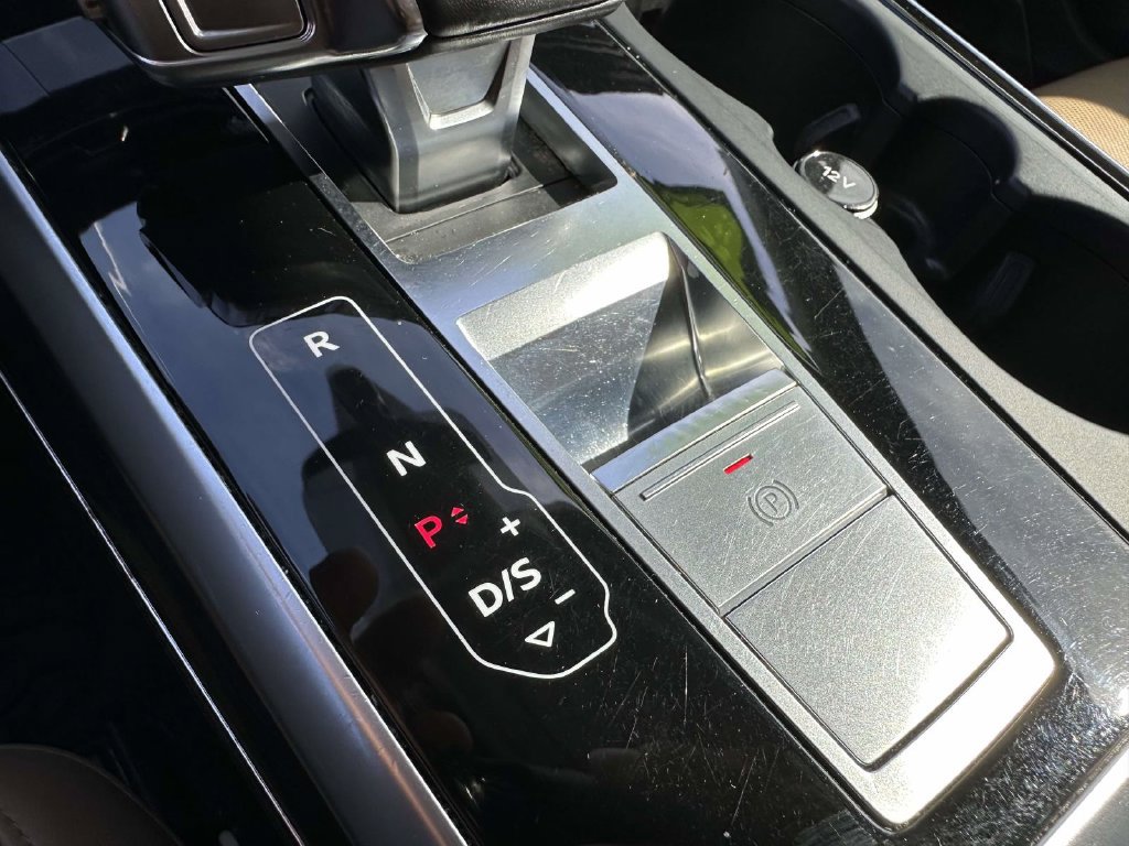 Used 2020 Audi Q7 3.0T Prestige AWD/4WD image 21