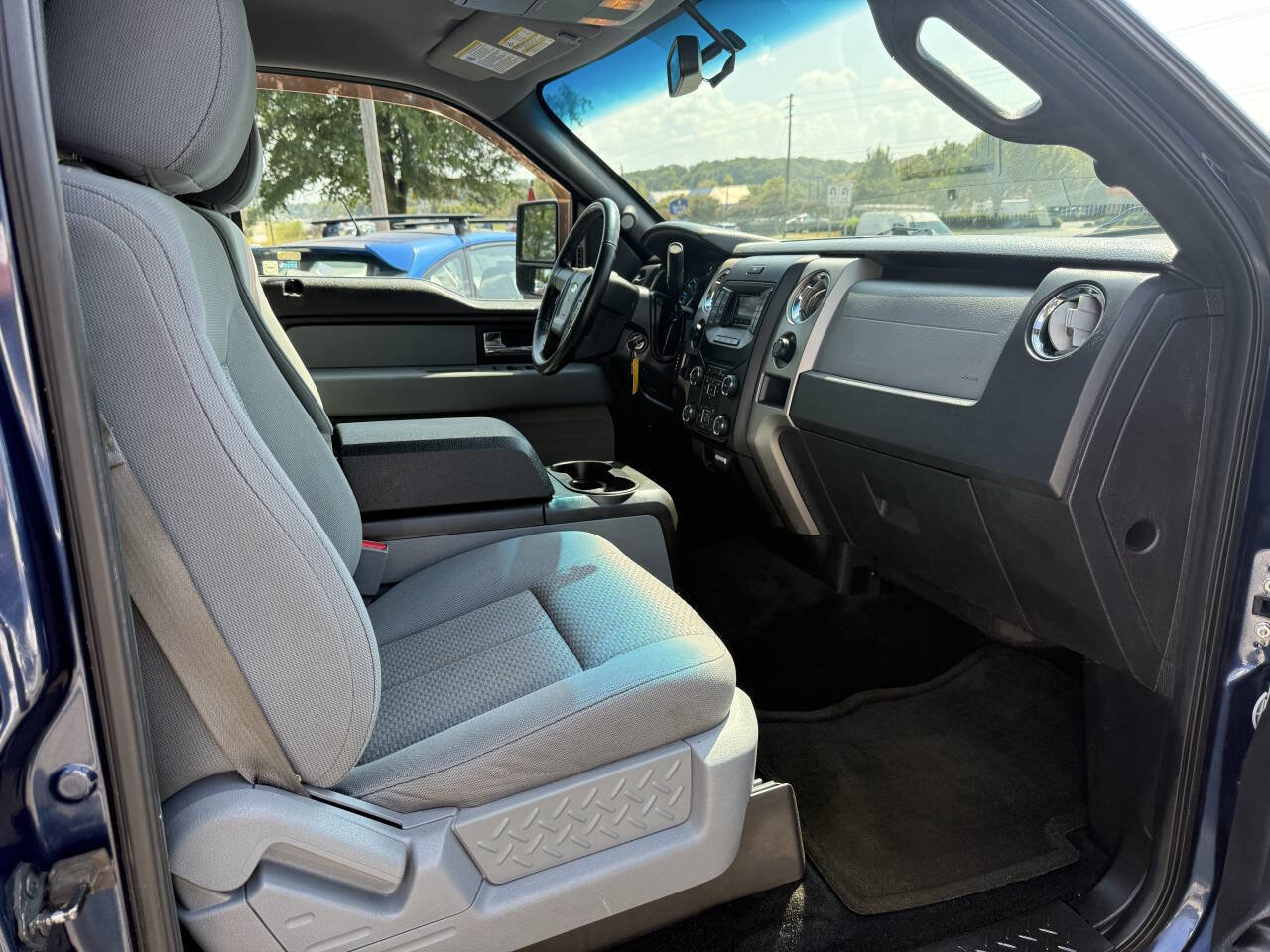 Used 2013 Ford F150 XLT w/ XLT Chrome Pkg image 11