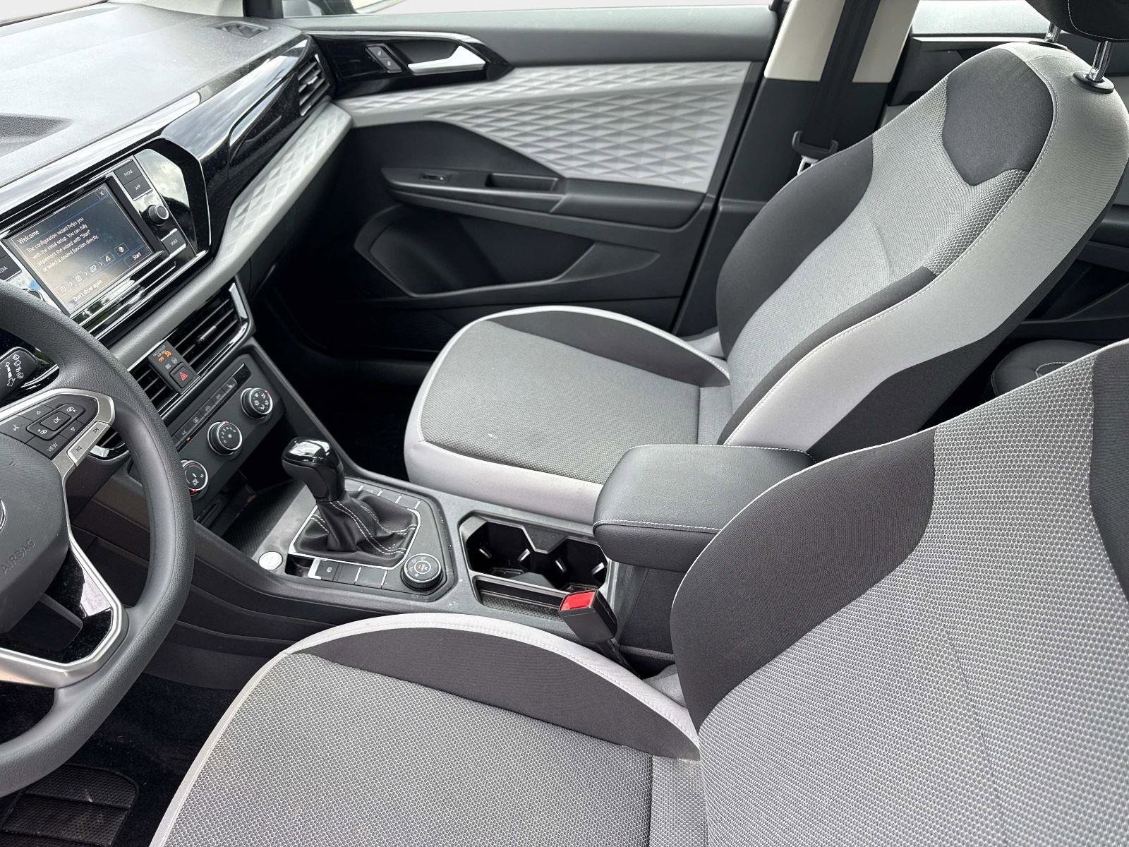 Used 2022 Volkswagen Taos S image 16