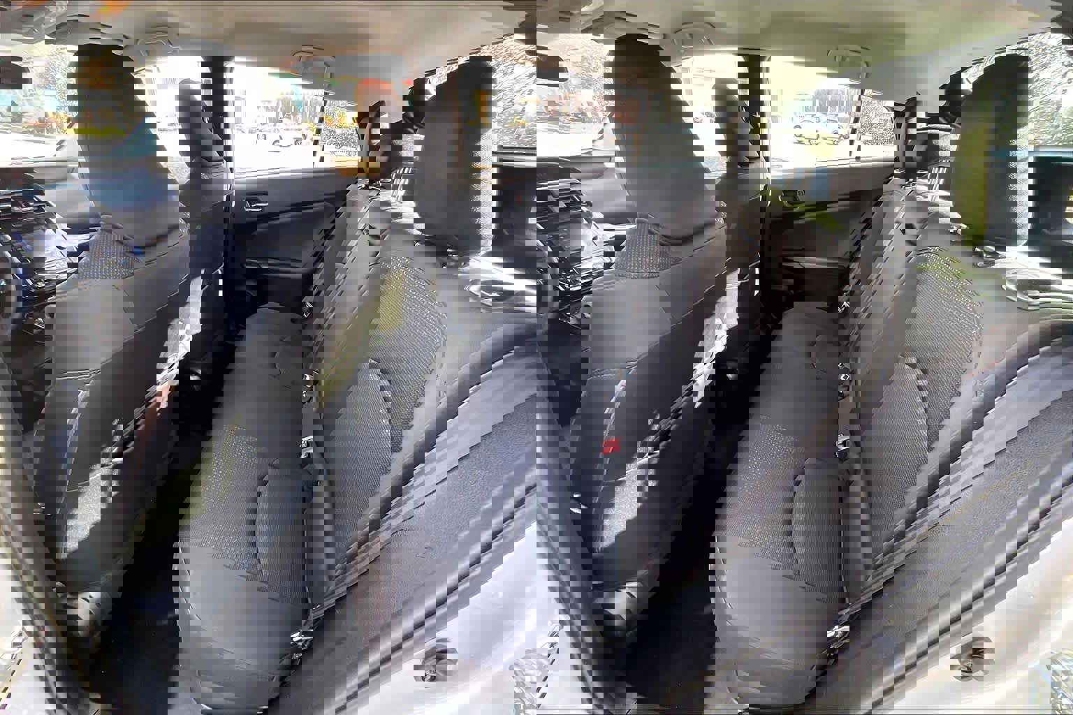 Used 2019 Toyota Prius LE w/ Carpet Mat Package image 18