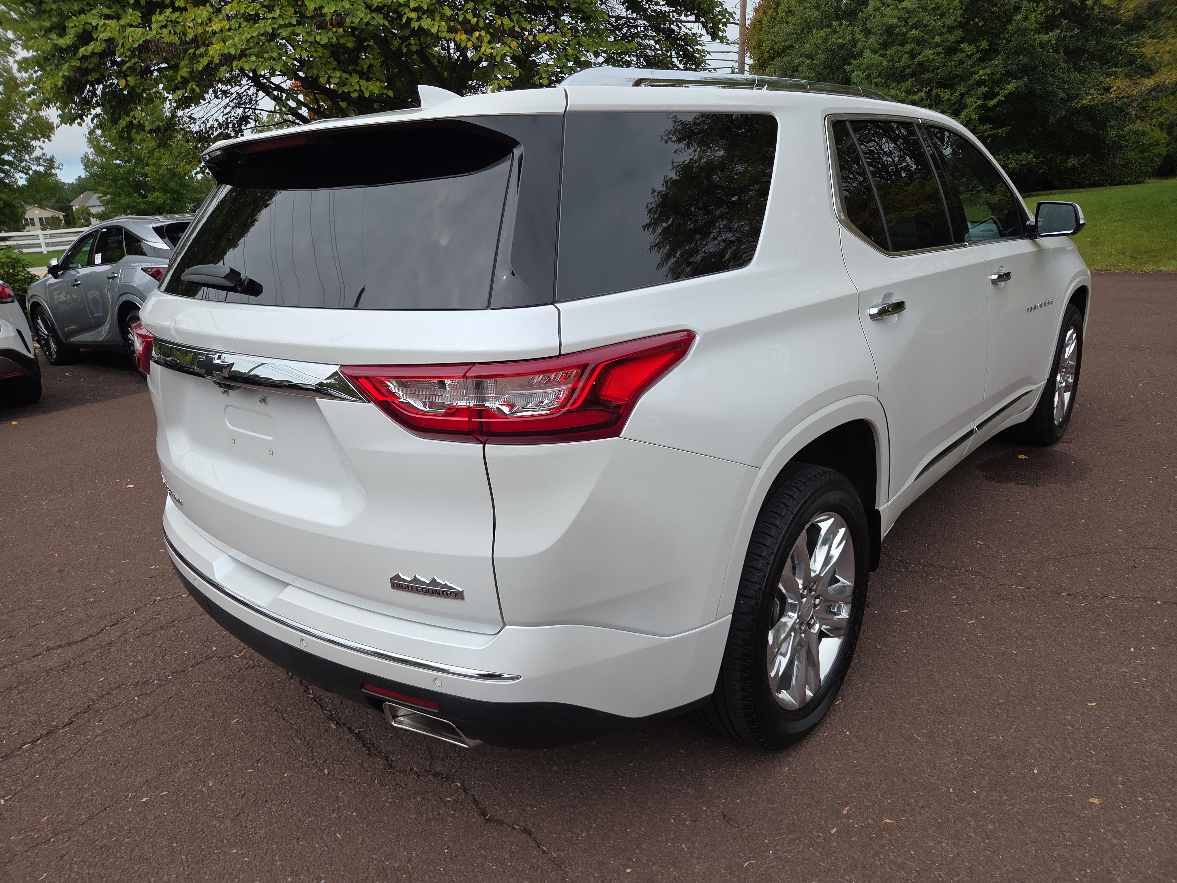 Used 2020 Chevrolet Traverse High Country w/ LPO, Floor Liner Package AWD/4WD image 3