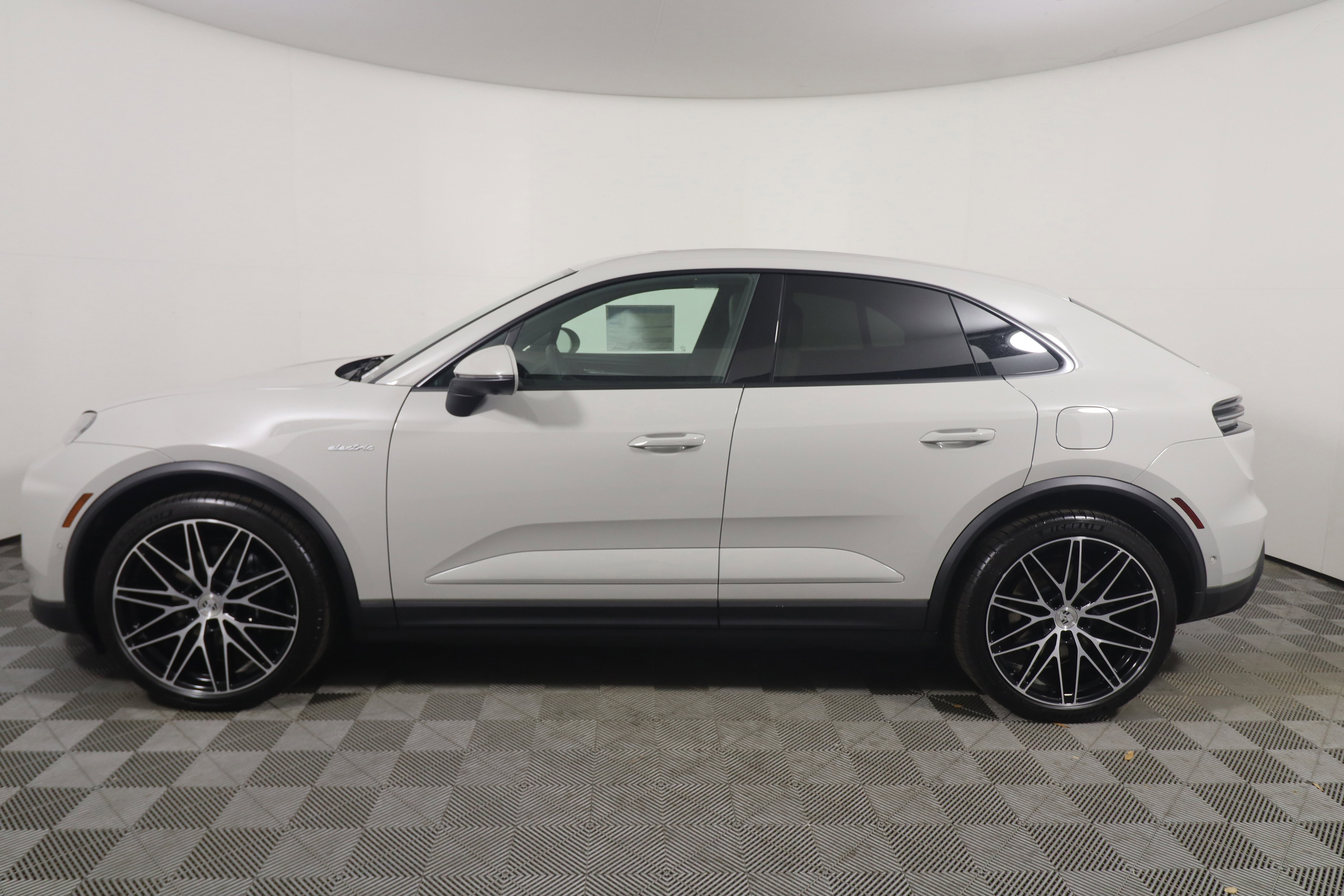 New 2026 Porsche Macan Electric image 2