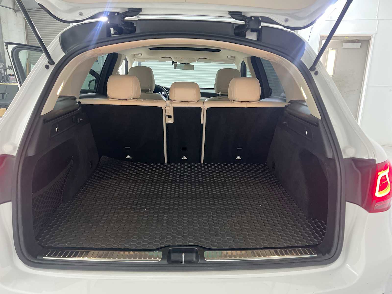Used 2021 Mercedes-Benz GLC 300 4MATIC image 26