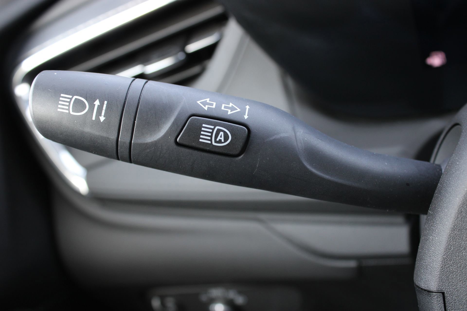 Used 2025 Buick Encore GX Preferred AWD/4WD image 26