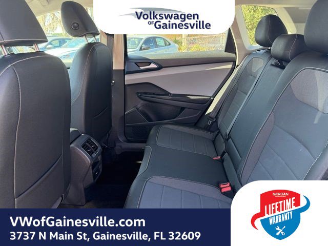 Certified 2024 Volkswagen Taos SE image 12