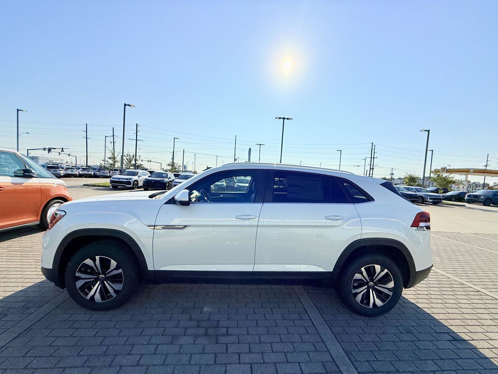 New 2026 Volkswagen Atlas Cross Sport SE image 6