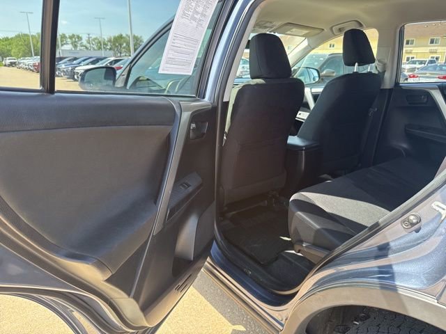 Used 2014 Toyota RAV4 LE AWD/4WD image 34