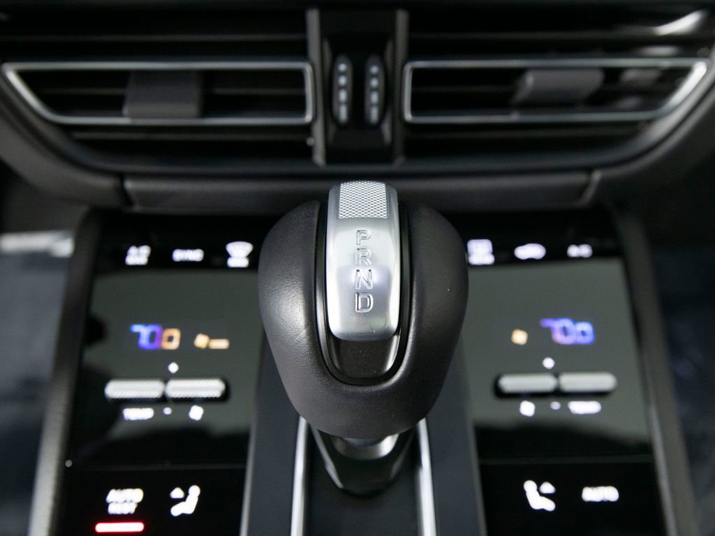 Certified 2025 Porsche Macan image 27