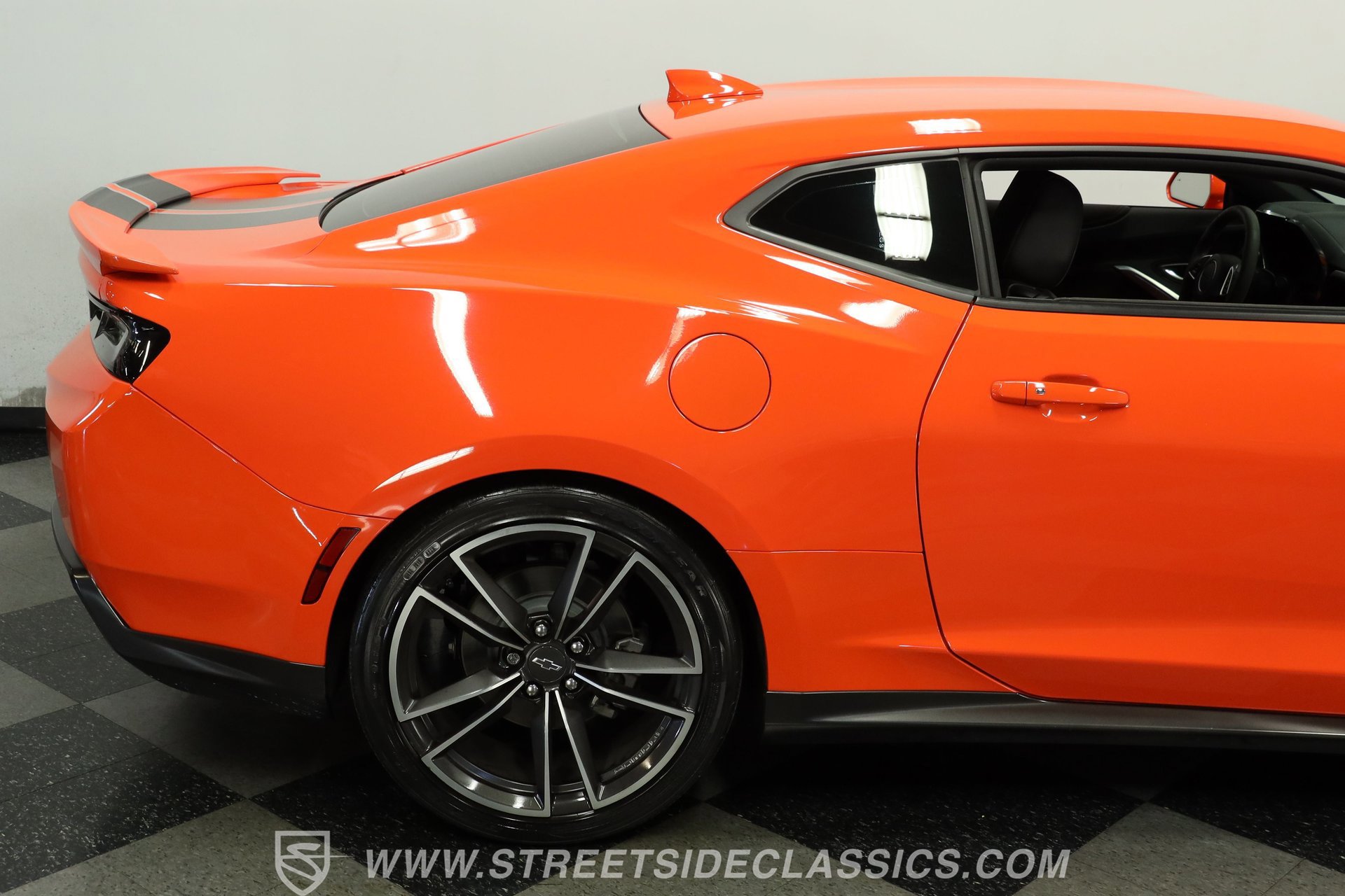 Used 2018 Chevrolet Camaro LT w/ Hot Wheels Edition RWD image 27