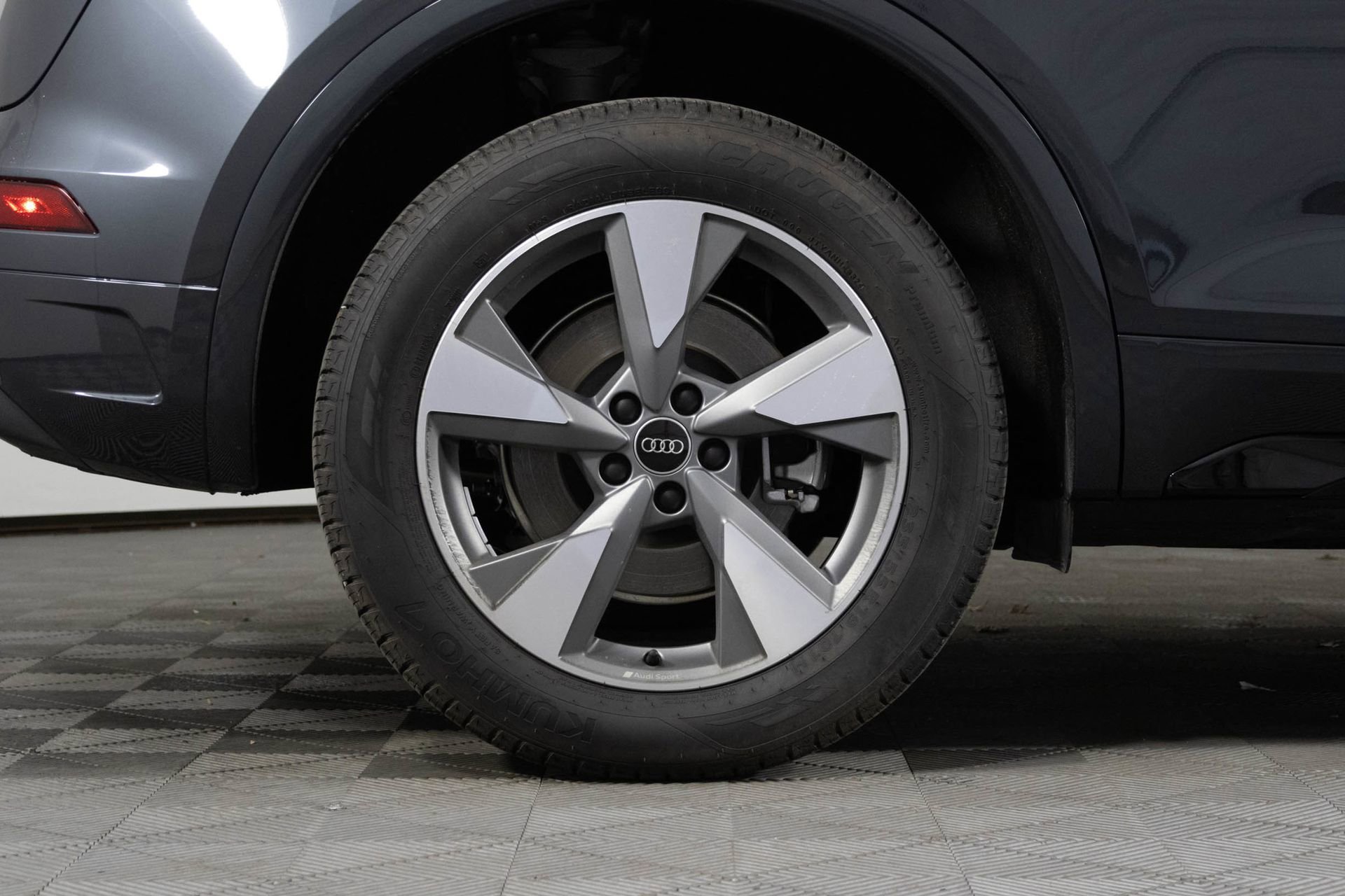 Used 2025 Audi Q5 2.0T Premium image 43